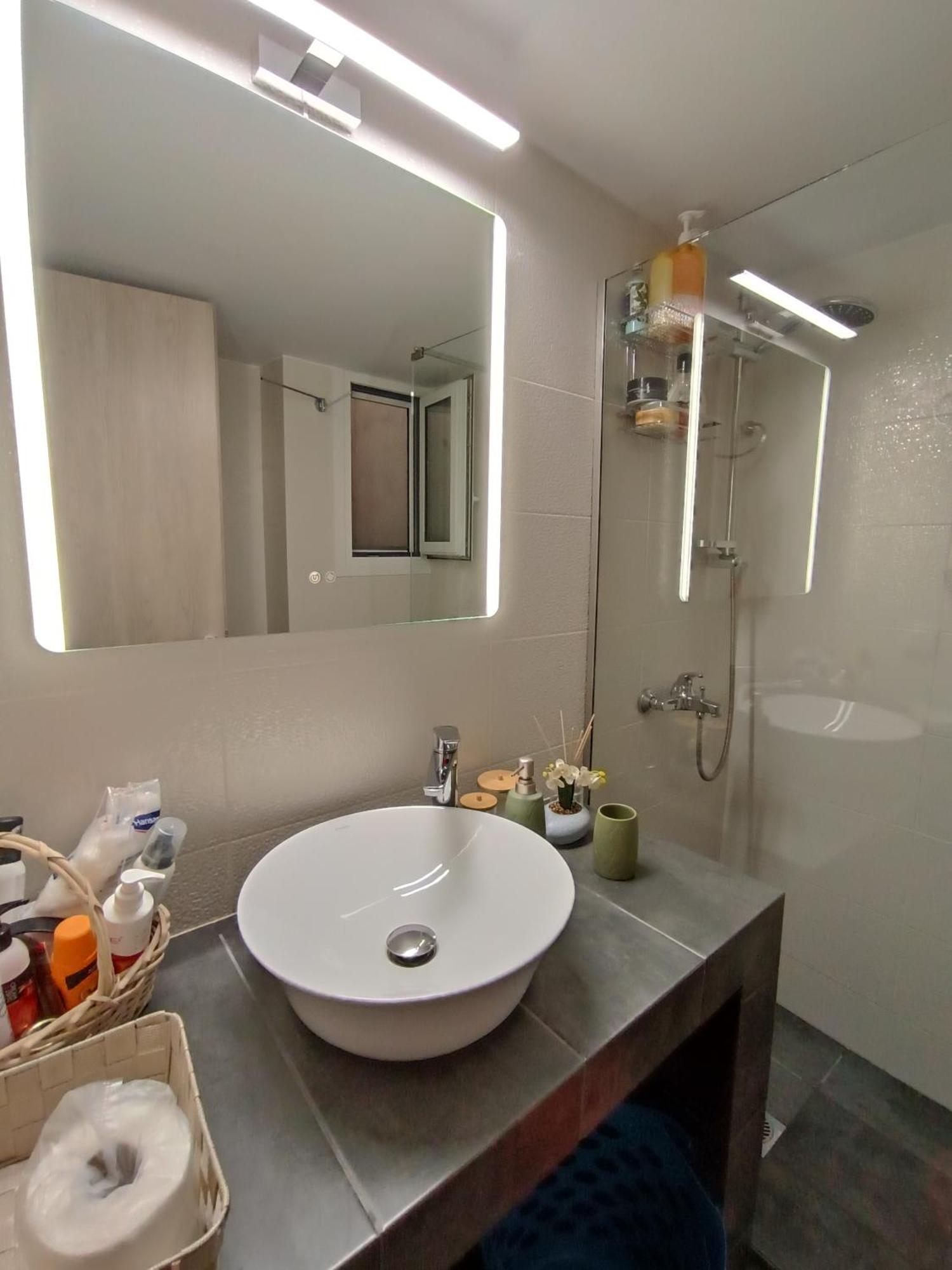 Luxury & Spacious Apartment In Athens Ngoại thất bức ảnh